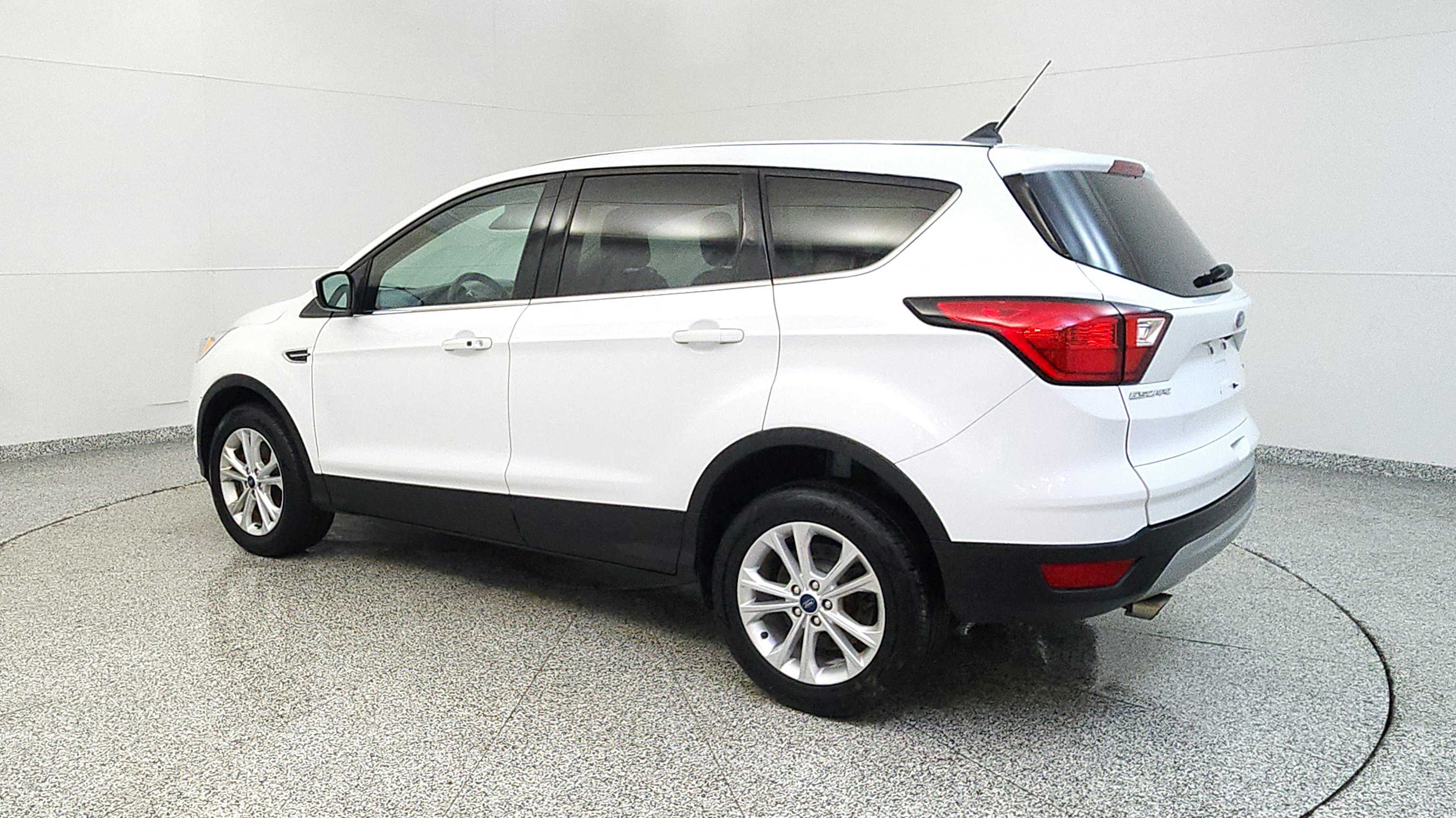 Used 2019 Ford Escape SE AWD/4WD image 3