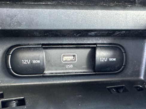 Used 2025 Kia Soul LX FWD image 29
