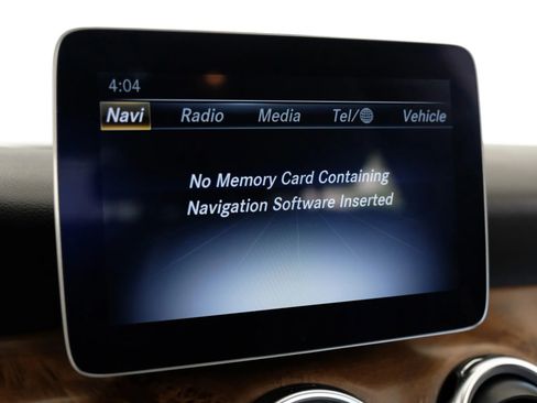 Used 2018 Mercedes-Benz GLA 250 4MATIC w/ Premium Package image 20