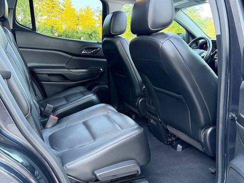Used 2017 GMC Acadia SLT w/ LPO, Floor Liner Package AWD/4WD image 44