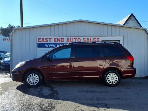 Used 2008 Toyota Sienna LE image 2