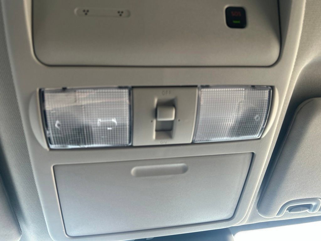 Certified 2025 Nissan Frontier SV RWD image 17