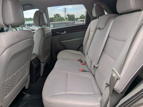 Used 2015 Kia Sorento LX FWD image 11