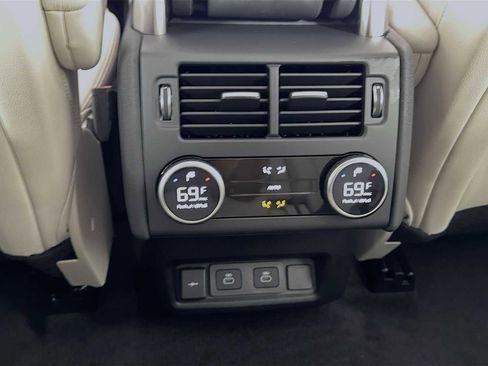 New 2025 Land Rover Discovery Dynamic SE AWD/4WD image 23