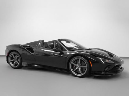 Certified 2021 Ferrari F8 Tributo RWD image 1