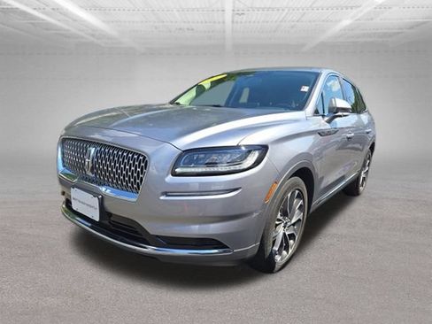 Used 2023 Lincoln Nautilus Reserve AWD/4WD image 4
