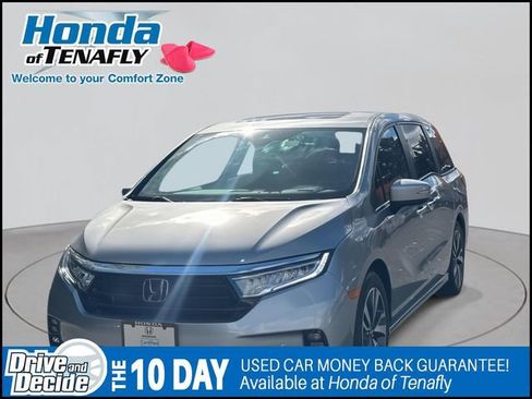Certified 2022 Honda Odyssey Touring image 2