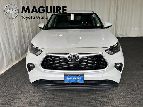 Used 2024 Toyota Highlander LE FWD image 33
