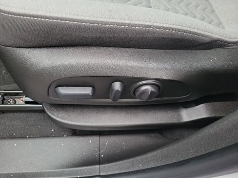 Used 2022 Chevrolet Equinox LT image 19