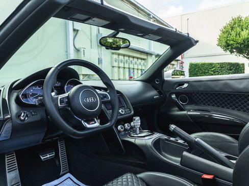 Used 2015 Audi R8 V10 image 16