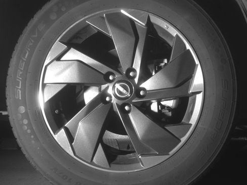 Used 2025 Nissan Rogue SV AWD/4WD image 13