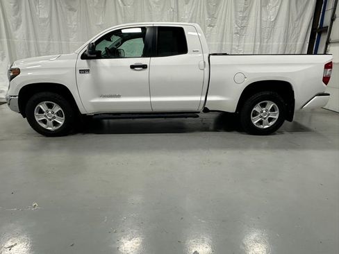 Used 2021 Toyota Tundra SR5 w/ Convenience Package AWD/4WD image 4
