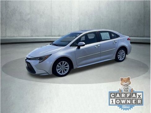 Used 2024 Toyota Corolla LE w/ LE Premium Package FWD image 3