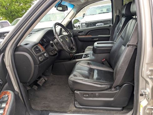 Used 2007 Chevrolet Tahoe LTZ w/ LTZ Preferred Equipment Group AWD/4WD image 18