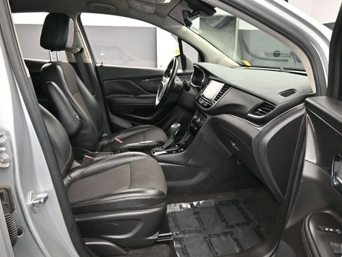 Used 2020 Buick Encore Preferred image 42