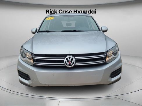 Used 2017 Volkswagen Tiguan Limited w/ Premium Package image 5