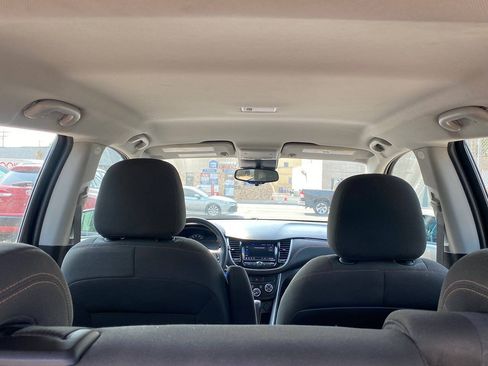 Used 2021 Chevrolet Trax LS FWD image 32