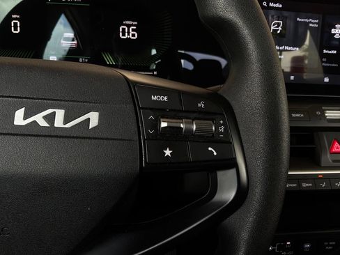 Used 2025 Kia K4 FWD image 35