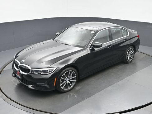 Used 2022 BMW 330i xDrive Sedan w/ Premium Package AWD/4WD image 34