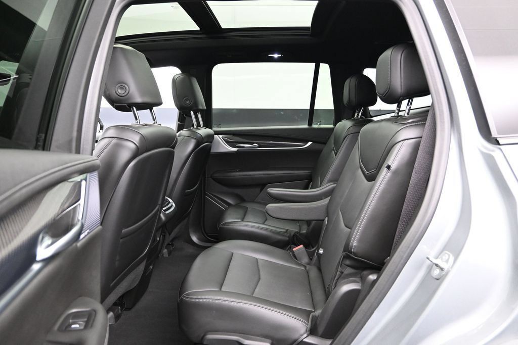 Used 2024 Cadillac XT6 Sport w/ LPO, Onyx Lite Package AWD/4WD image 22