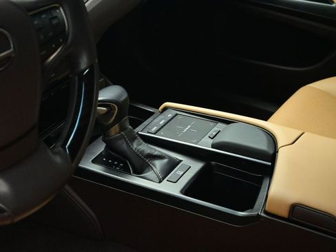 Used 2021 Lexus ES 350 w/ Premium Package image 19