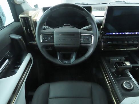 Used 2025 GMC Hummer EV 3X w/ Extreme Off-Road Package image 10
