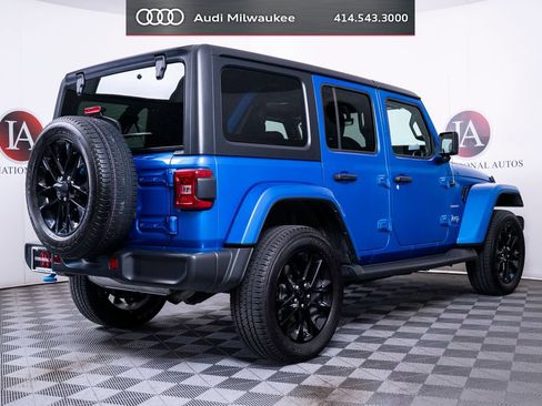 Used 2022 Jeep Wrangler Unlimited Sahara w/ Cold Weather Group AWD/4WD image 6