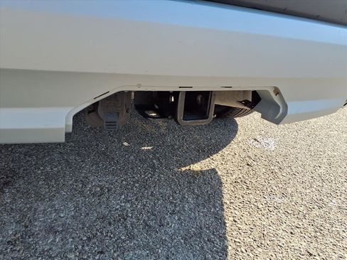 Used 2023 GMC Acadia SLE w/ Driver Convenience Package image 34