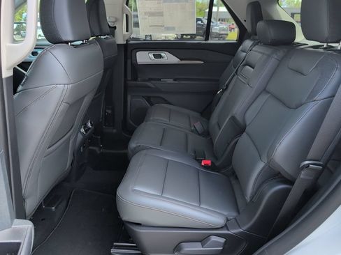 New 2026 Ford Explorer Active w/ Active Comfort Package RWD image 11