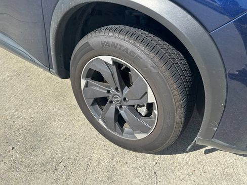 Used 2025 Nissan Rogue SV FWD image 37