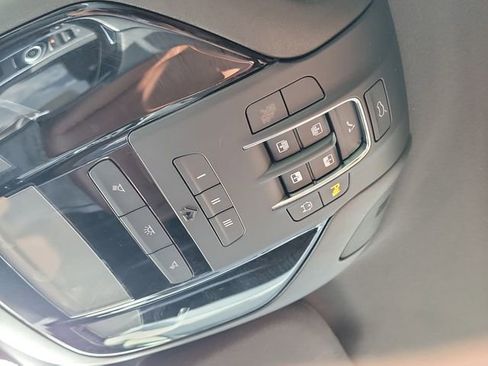 Used 2018 Maserati Levante AWD/4WD image 32