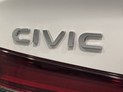 Used 2025 Honda Civic Sport image 25