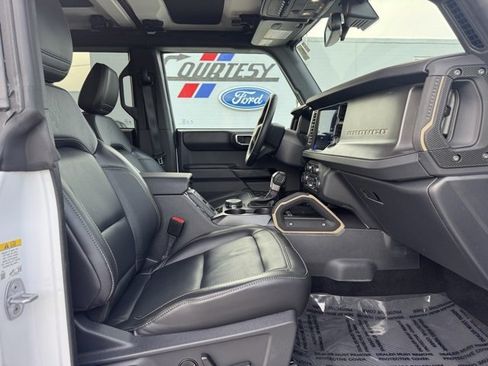 Used 2025 Ford Bronco Badlands image 34