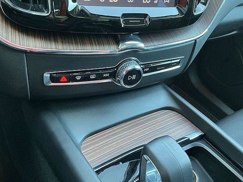 Certified 2023 Volvo XC60 B5 Plus w/ Climate Package AWD/4WD image 24