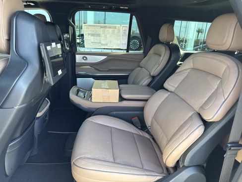 New 2025 Lincoln Navigator L Black Label image 16