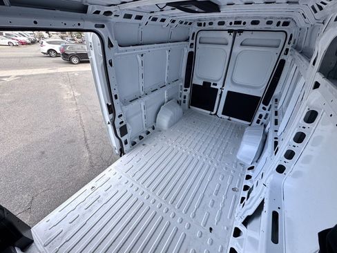 Used 2025 RAM ProMaster 3500 w/ Convenience Group image 12
