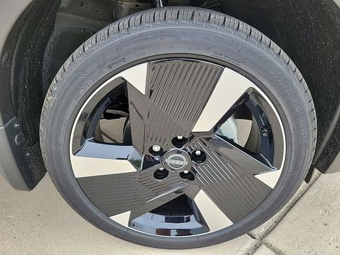 New 2025 Nissan Kicks SR w/ SR Premium Package image 9