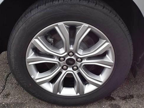 Used 2024 Ford Edge Titanium AWD/4WD image 50