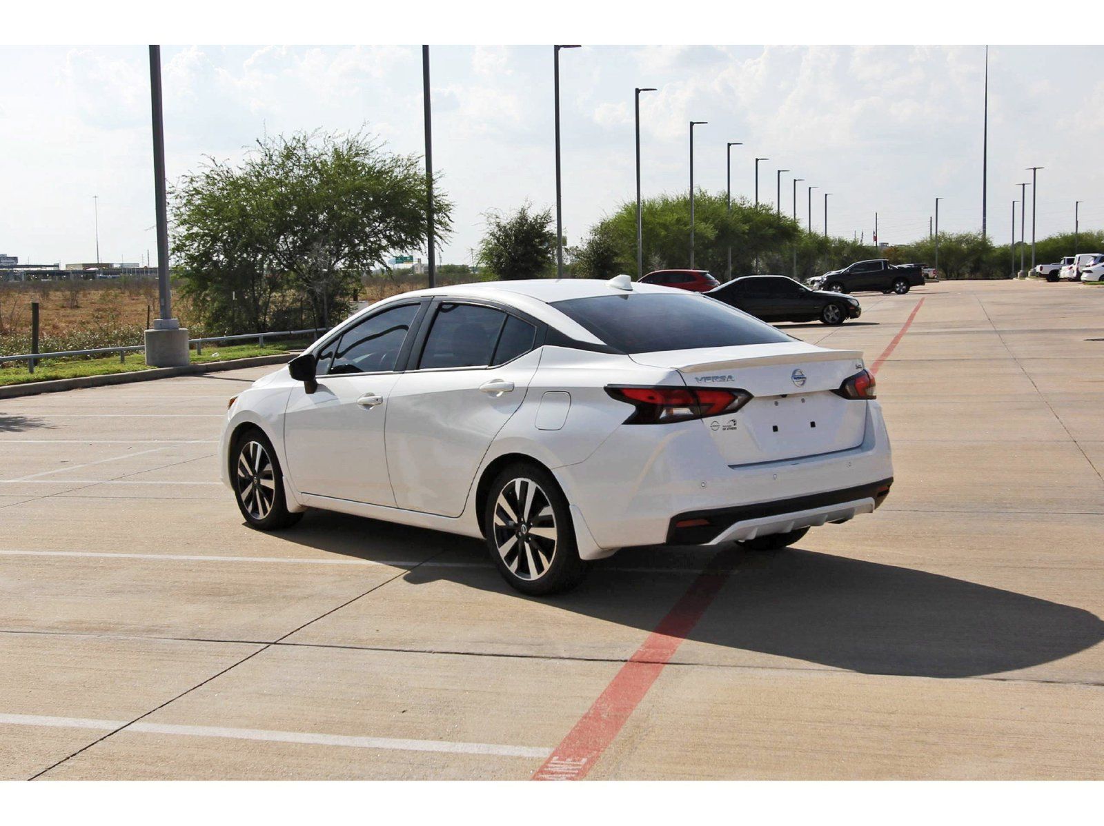 Used 2021 Nissan Versa SR w/ Convenience Package FWD image 5