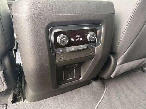 Certified 2025 Chevrolet Suburban High Country image 28