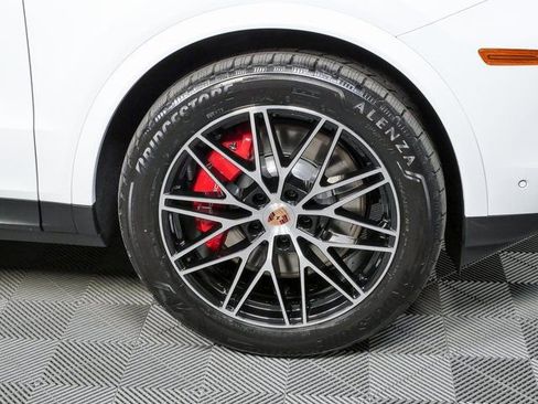 New 2026 Porsche Cayenne S image 39