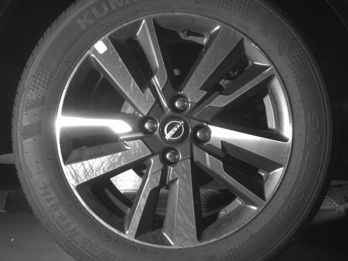 Used 2025 Nissan Versa SV image 15