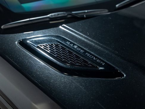 Used 2016 Land Rover Range Rover Sport SVR image 9