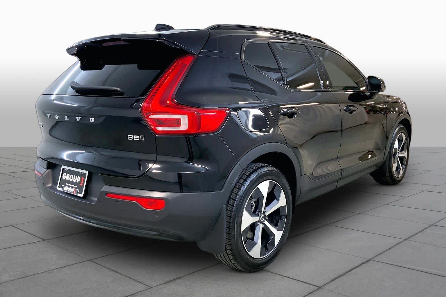 Used 2023 Volvo XC40 B5 Plus w/ Protection Package Premier AWD/4WD image 12