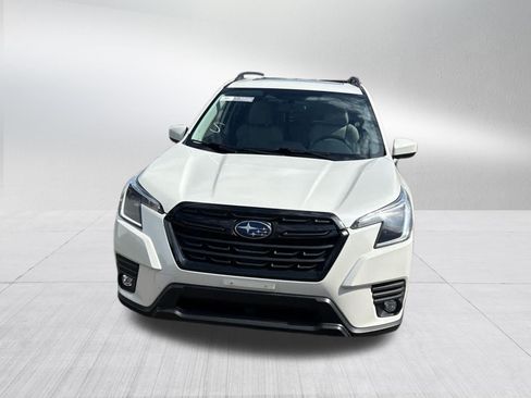 Used 2024 Subaru Forester Premium AWD/4WD image 2