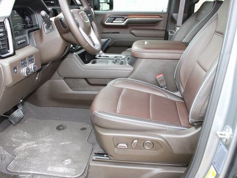 Used 2024 GMC Sierra 2500 Denali w/ Denali Reserve Package image 16