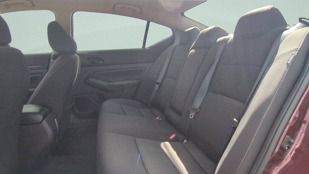Certified 2025 Nissan Altima 2.5 SV FWD image 9