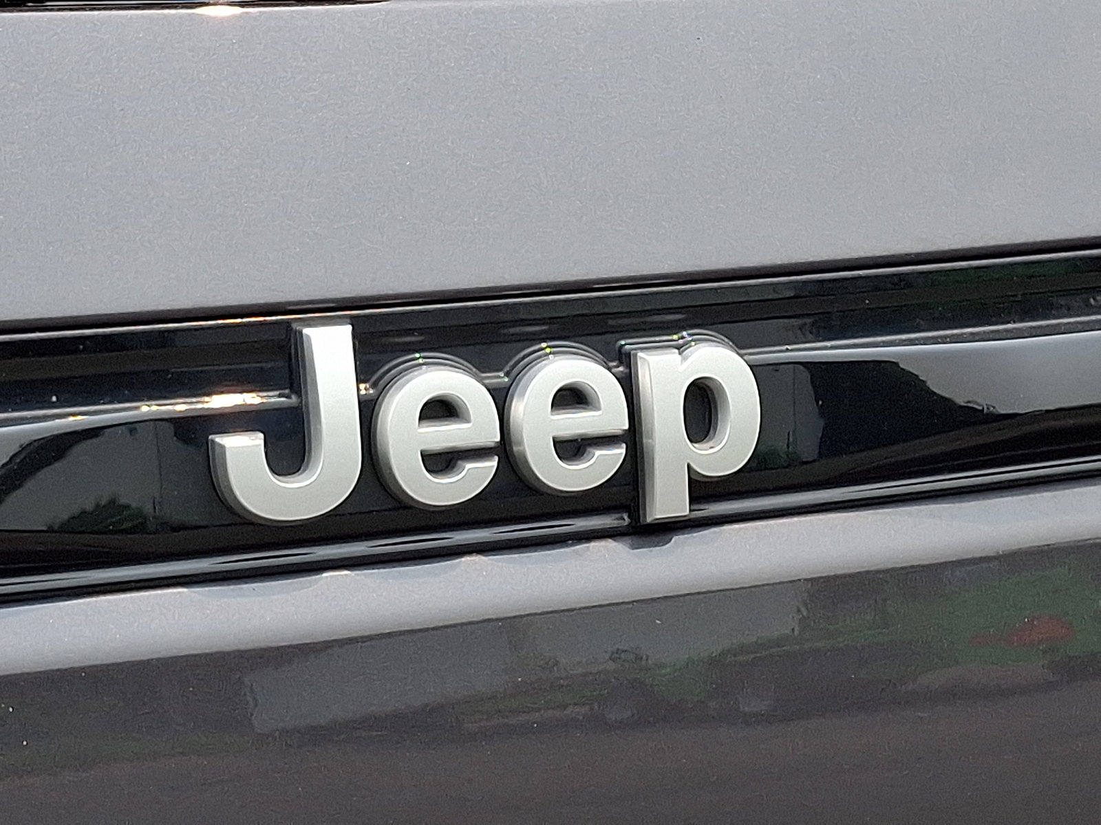 Used 2025 Jeep Grand Cherokee Laredo X w/ Luxury Tech Group I AWD/4WD image 31