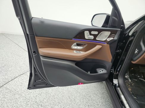 Certified 2026 Mercedes-Benz GLS 450 4MATIC image 15