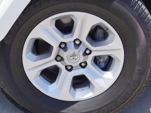 Used 2018 Toyota 4Runner SR5 RWD image 11